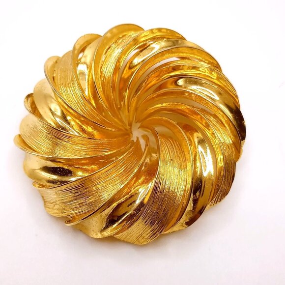 Vintage Brooch Open Swirl Gold-Tone Repaired Brooch Lapel Pin 2" Diameter - Picture 1 of 6
